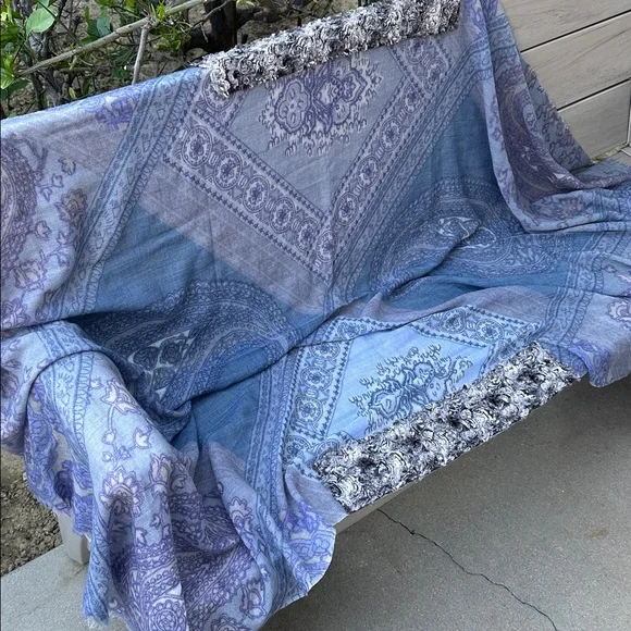 Paisley & Floral Gray Blue Purple Oversized Wool Wrap Scarf w/Faux Fur Accents - Picture 12 of 14